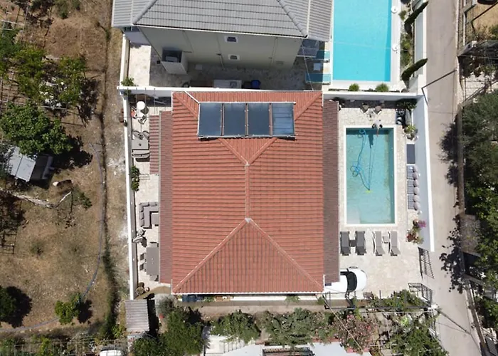 Nicola\'S Apartments