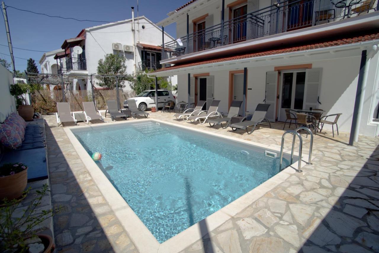 Nicola's Kassiopi