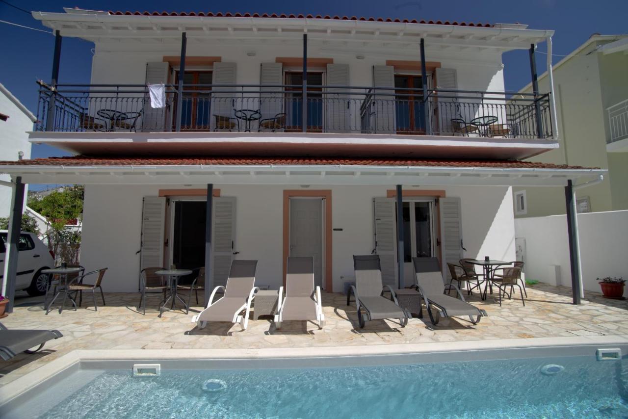 Nicola's Kassiopi